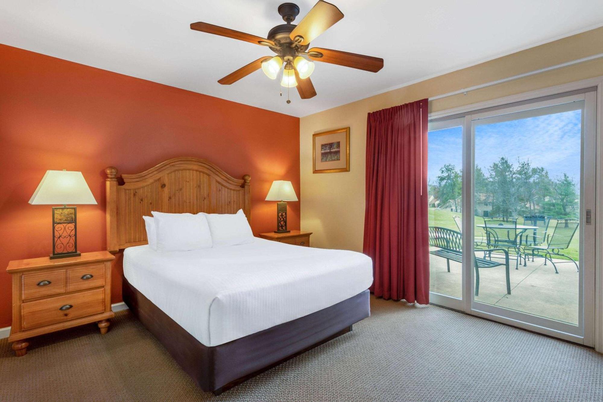 Hotel Tamarack Wisconsin Dells, A Ramada By Wyndham à Lake Delton Extérieur photo